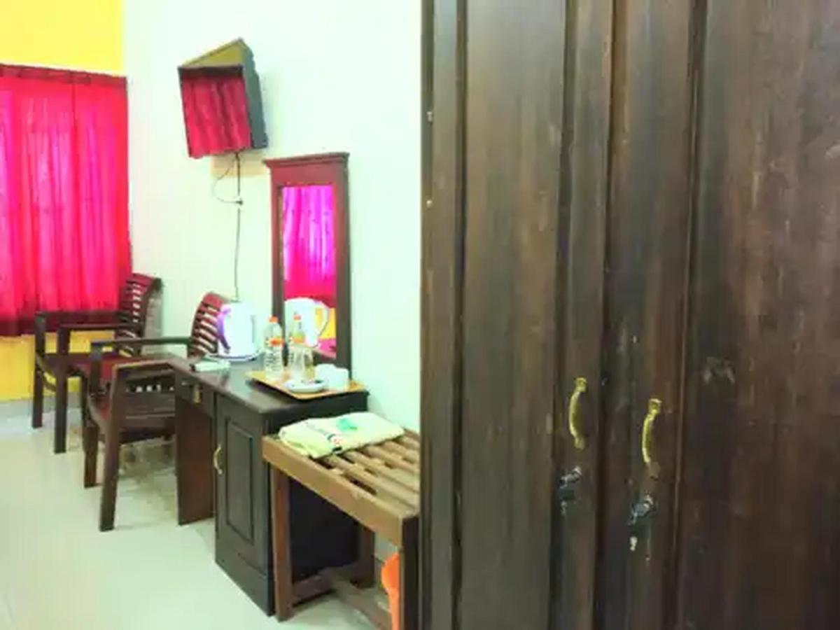 Reddoorz At Hotel Nuansa Ngawi Exterior foto