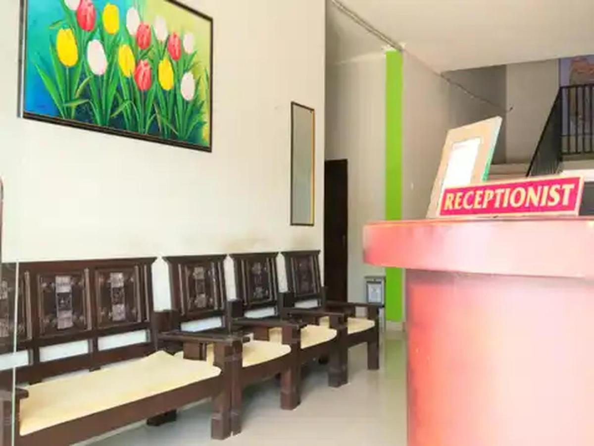 Reddoorz At Hotel Nuansa Ngawi Exterior foto