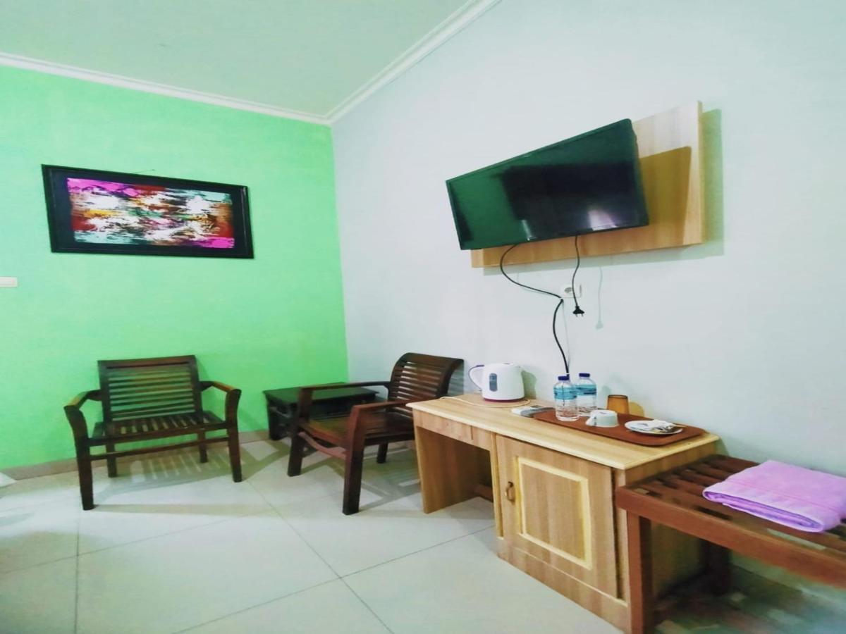 Reddoorz At Hotel Nuansa Ngawi Exterior foto